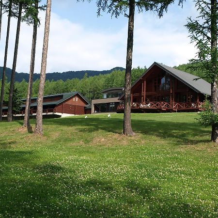 Log Hotel Larch Lake Kanayama Minamifurano Экстерьер фото