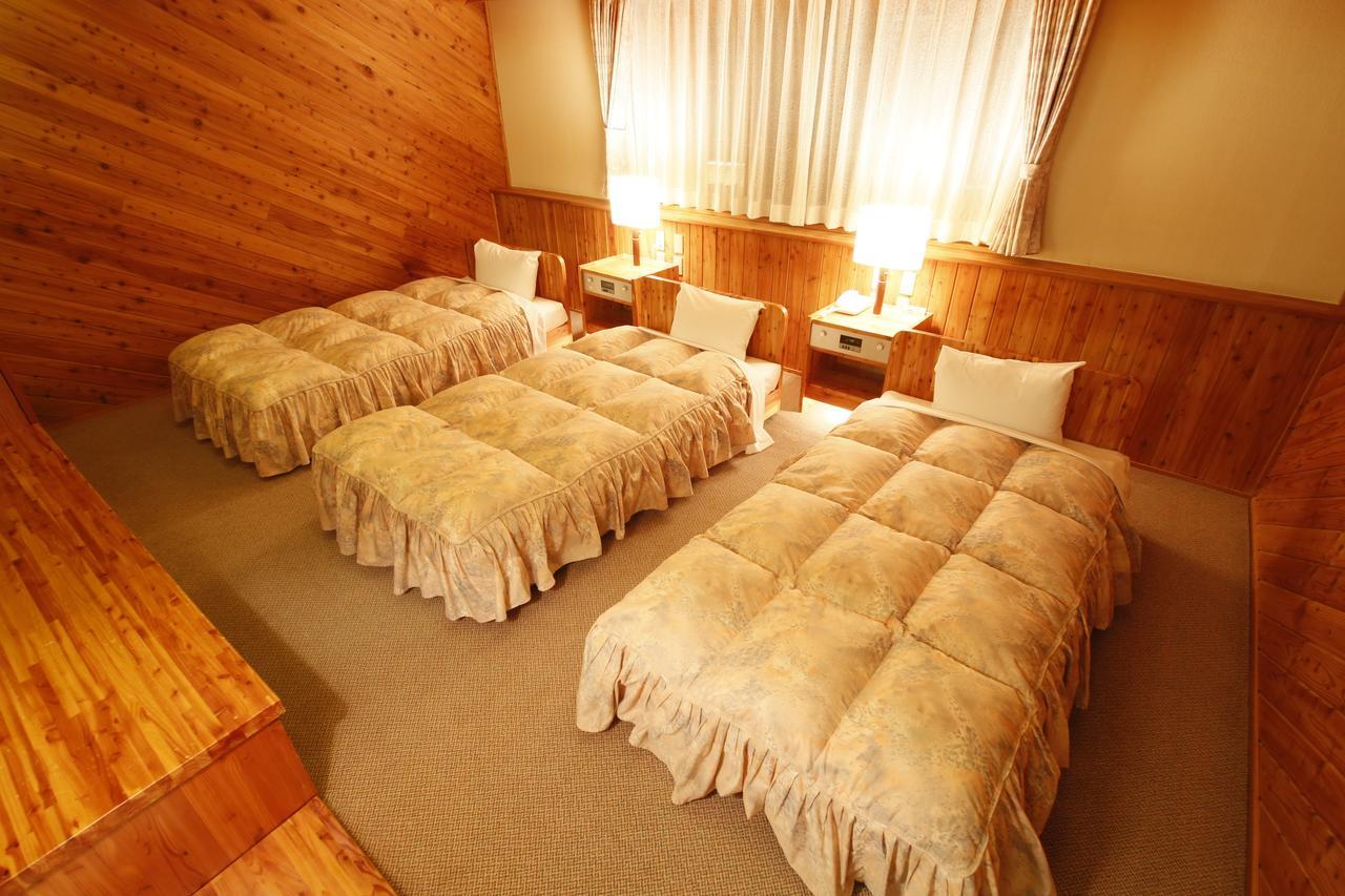 Log Hotel Larch Lake Kanayama Minamifurano Номер фото