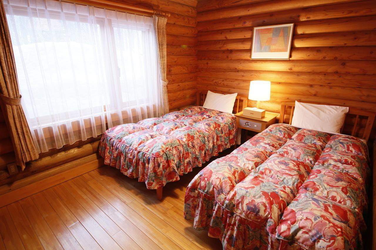 Log Hotel Larch Lake Kanayama Minamifurano Номер фото