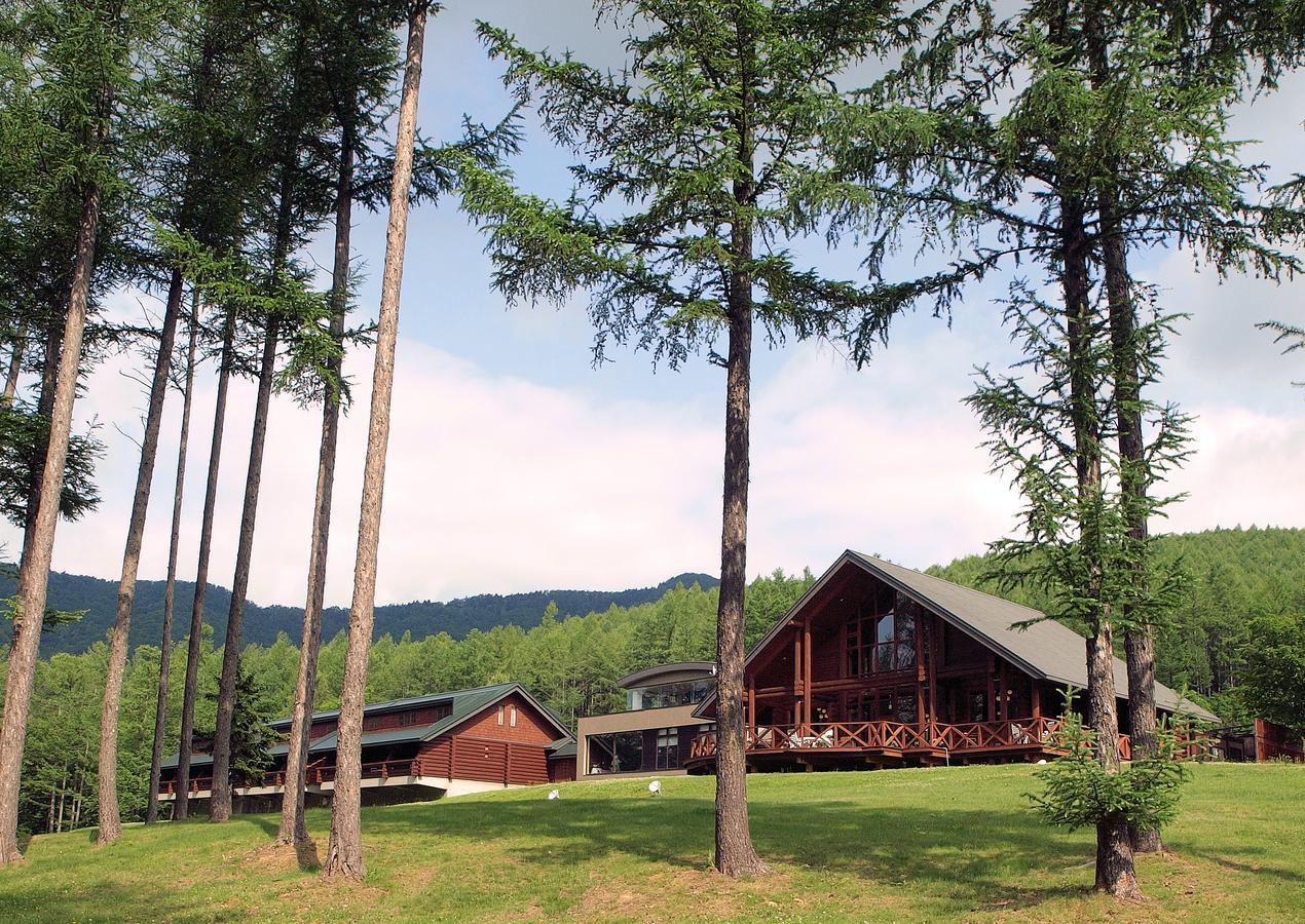 Log Hotel Larch Lake Kanayama Minamifurano Экстерьер фото